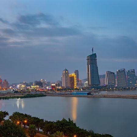 Crowne Plaza Macau By Ihg Ξενοδοχείο Εξωτερικό φωτογραφία Nanhai skyline
