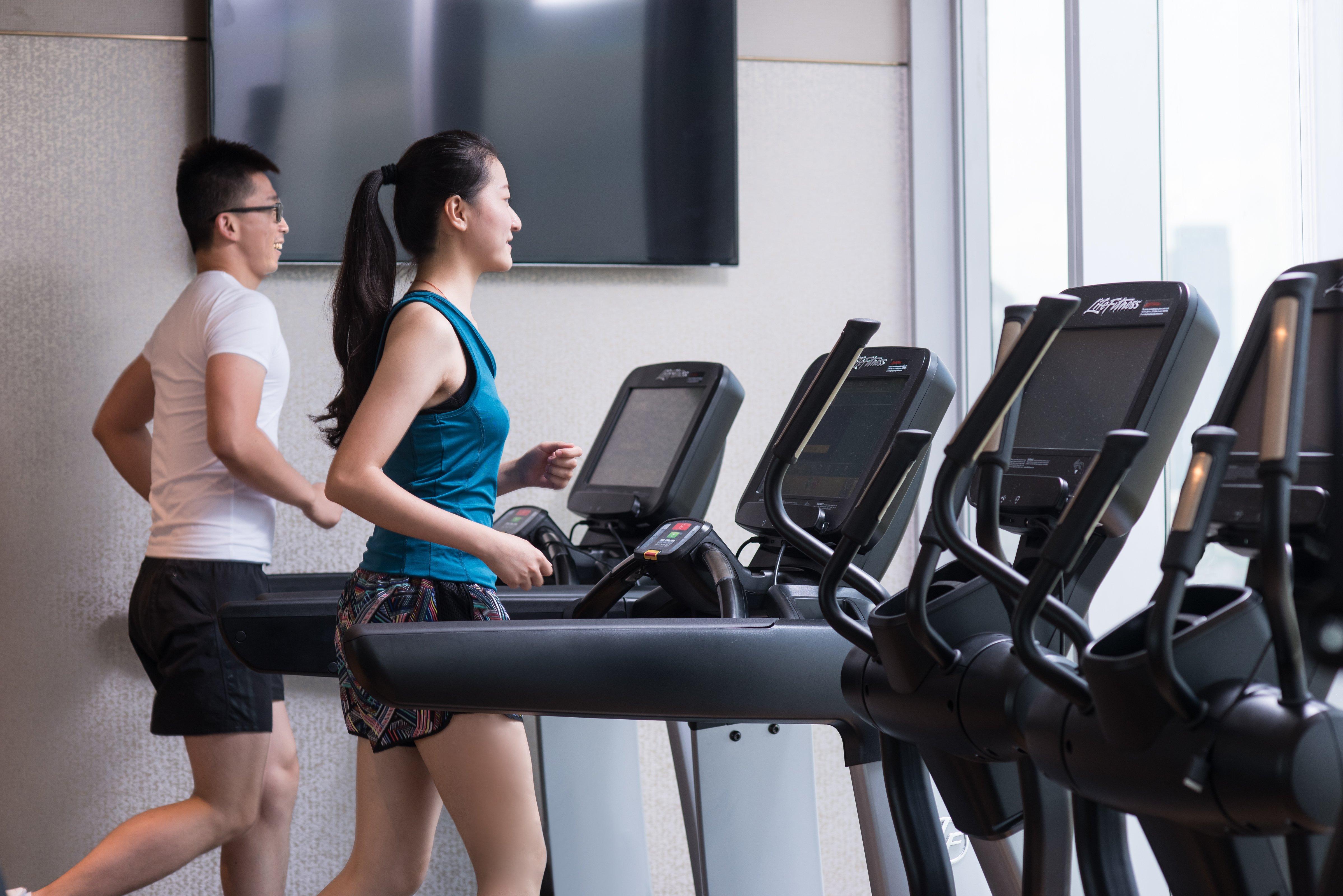 Crowne Plaza Macau By Ihg Ξενοδοχείο Εξωτερικό φωτογραφία People running on treadmills