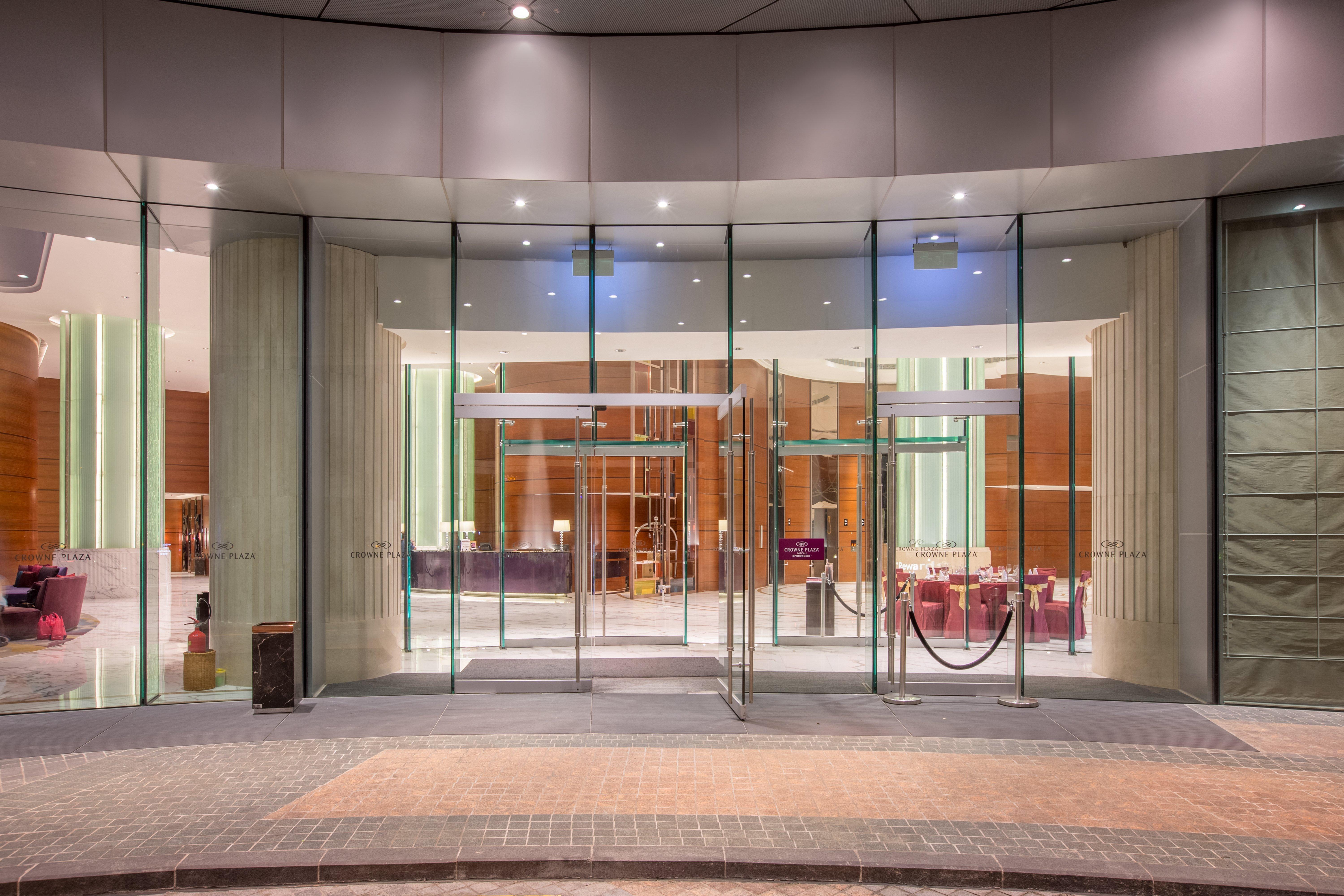 Crowne Plaza Macau By Ihg Ξενοδοχείο Εξωτερικό φωτογραφία Entrance to the hotel