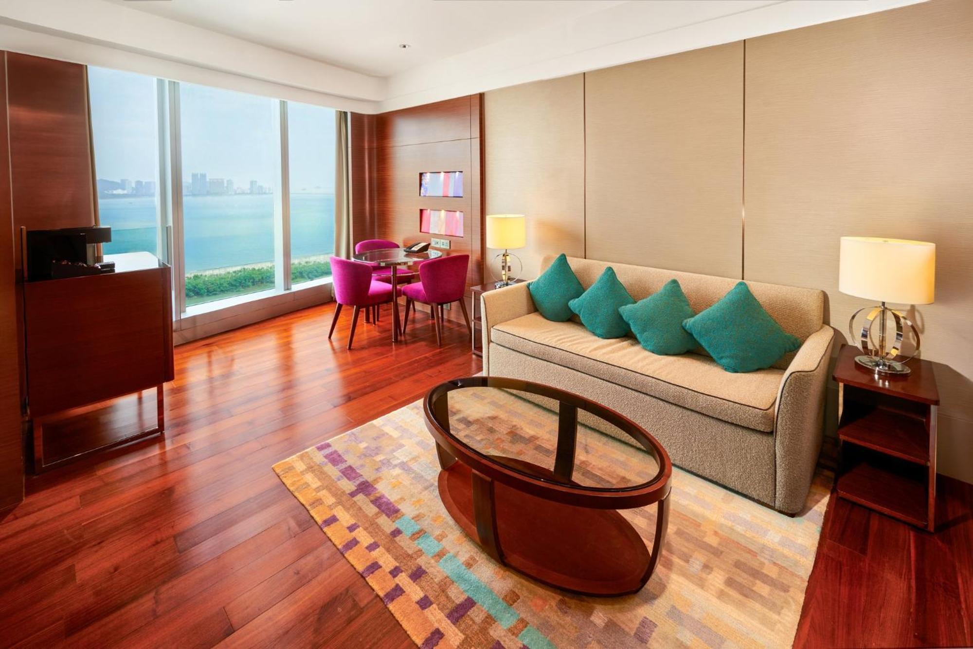 Crowne Plaza Macau By Ihg Ξενοδοχείο Εξωτερικό φωτογραφία A suite at the hotel
